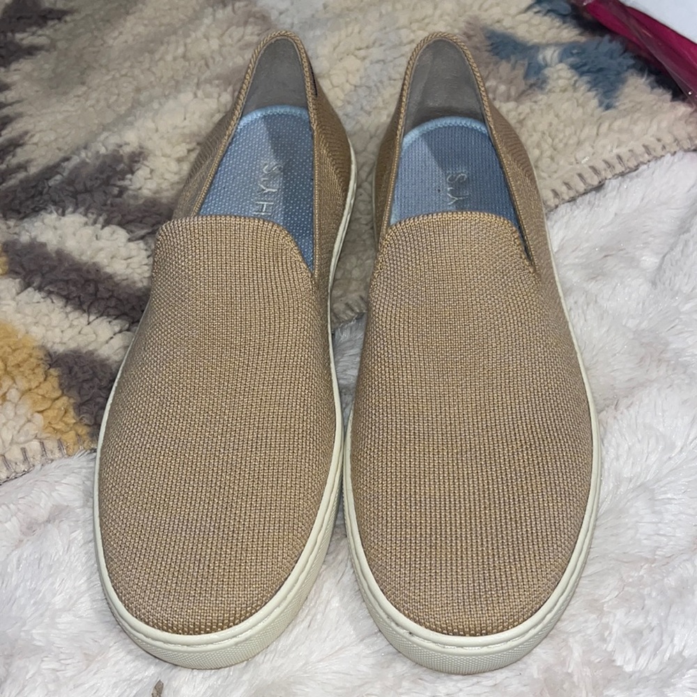 Rothy’s camel merino sneaker 6.5